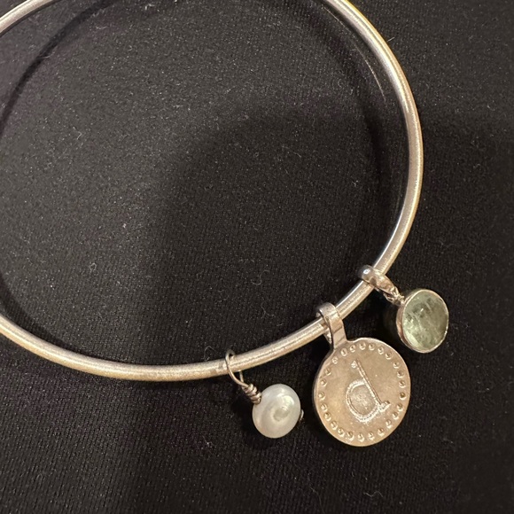 D bracelet - Picture 3 of 5